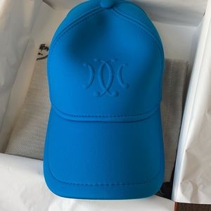 Hermès baseball cap.